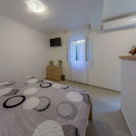 Apartment Nino Skradin