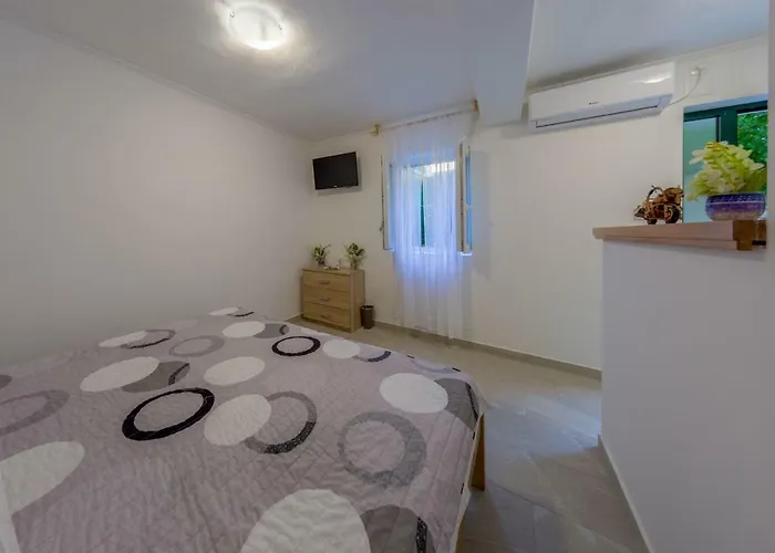 Apartment Nino Skradin